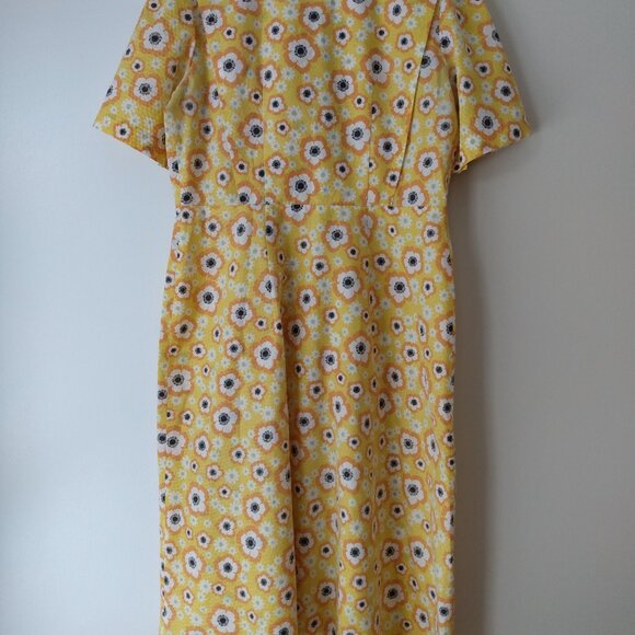 Amish Mennonite Cape Dress 39.5"B 35"W Yellow Flowers - Picture 10 of 10